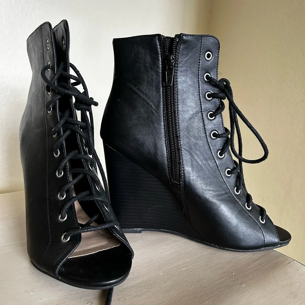 Color black - Picture 4 of 4